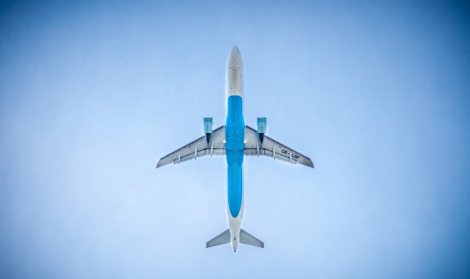 Avión viaje cielo