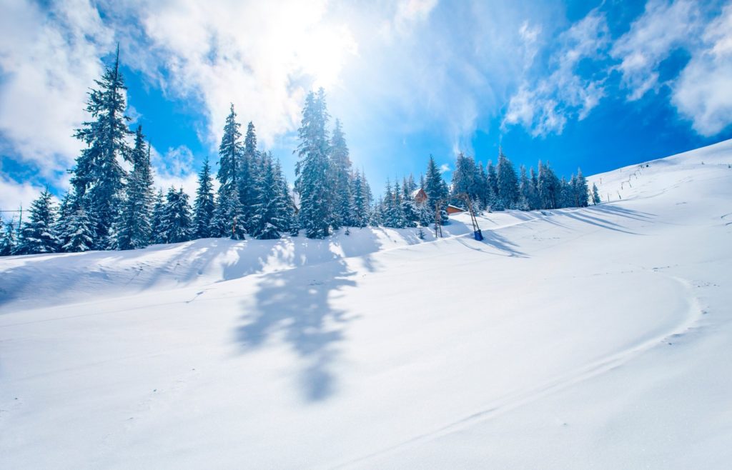 Nieve montaña sol