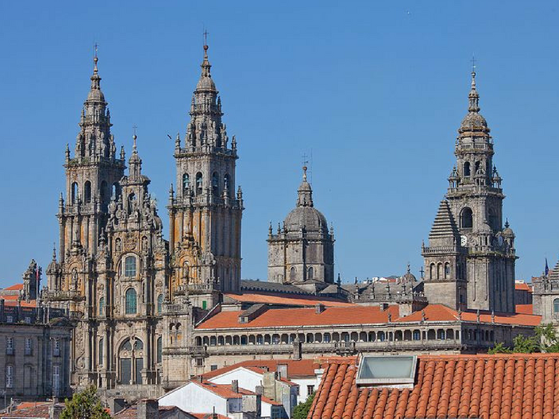 los destinos más bonitos de españa: santiago de compostela