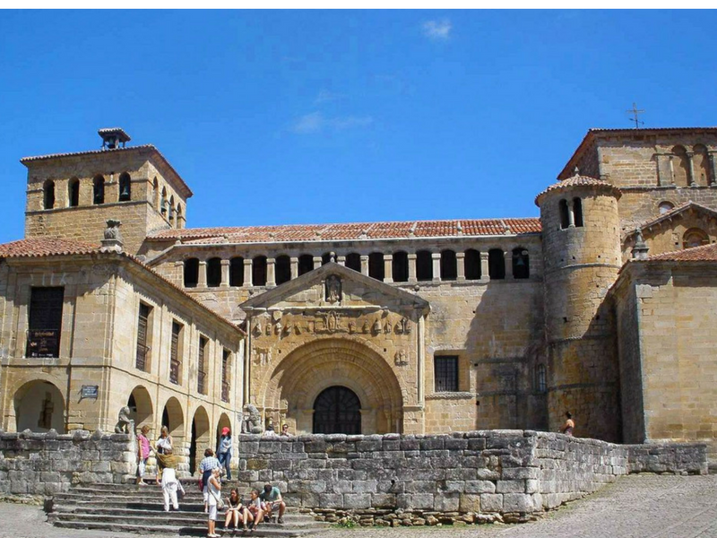 los destinos más bonitos de españa: santillana del mar