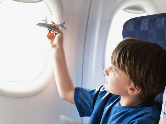 viajar con niños en avión