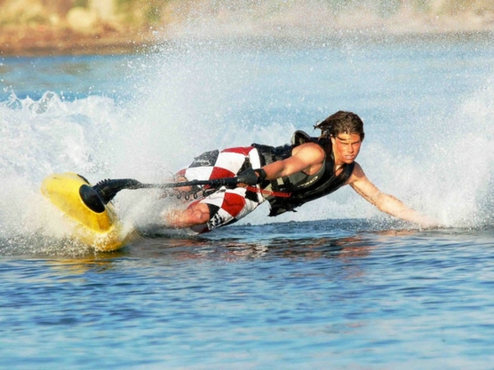 Tabla de Jetboard con motor y manillar incorporado