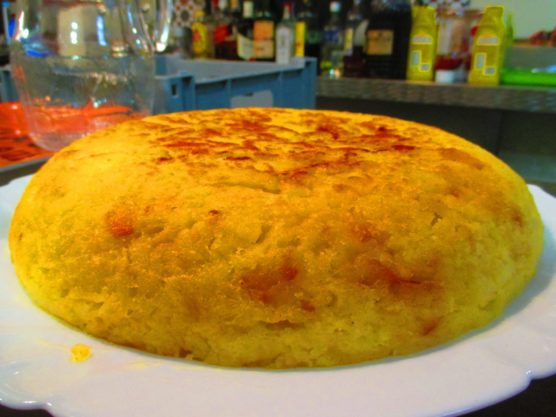 Tortilla sin huevo, en un restaurante vegano de Madrid