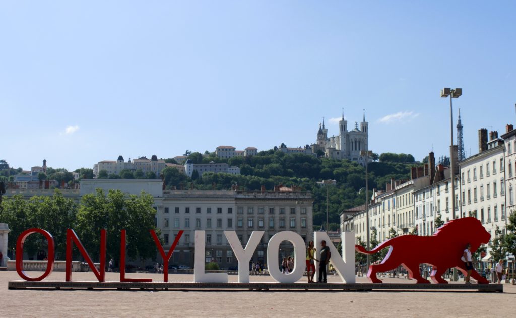 planes-Lyon-con-niños-plaza-bellecourt