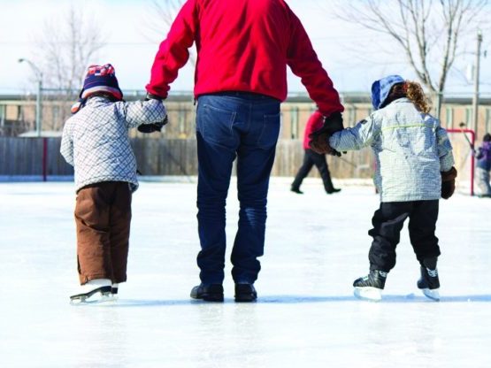 esquiar-con-niños-patinaje-muchosol