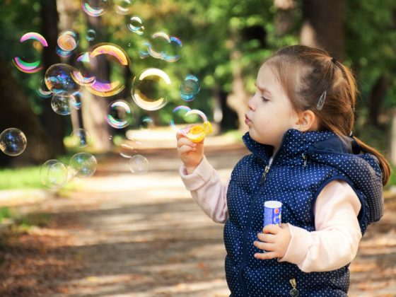 fotografia-de-niños-pompa-muchosol