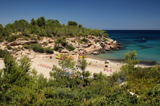 mejores-playas-de-la-Costa-Dorada-forn-muchosol