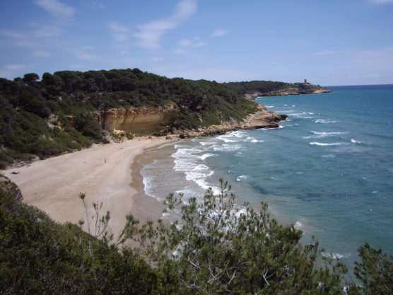 mejores-playas-de-la-Costa-Dorada-fonda-muchosol