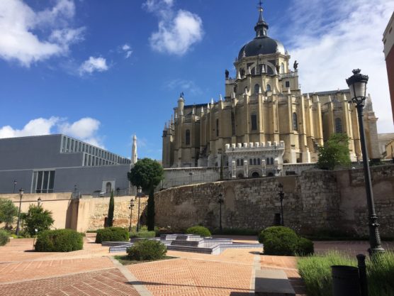 cosas-gratis-que-hacer-en-madrid-muralla-muchosol