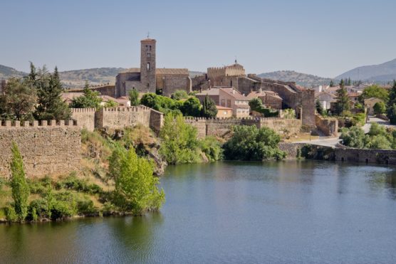 pueblos-cerca-de-madrid-buitrago-muchosol