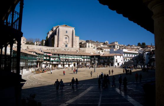 pueblos-cerca-de-madrid-chinchon-muchosol