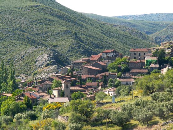 pueblos-cerca-de-madrid-patones-muchosol