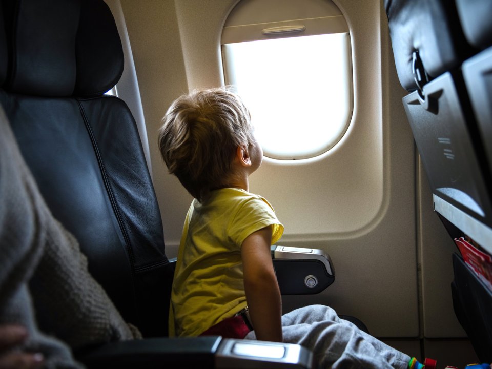 aerolíneas-para-viajar-con-niños-muchosol