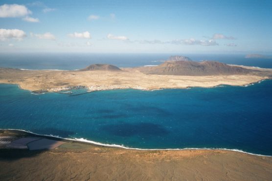 como-ir-de-lanzarote-a-la-graciosa-muchosol