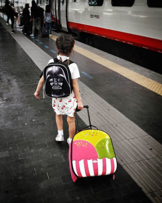viajar-en-tren-con-niños-llegada-muchosol