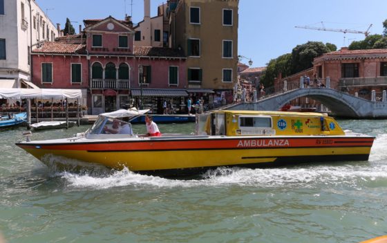 que-ver-en-venecia-ambulancia