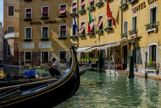 que-ver-en-venecia-gondola