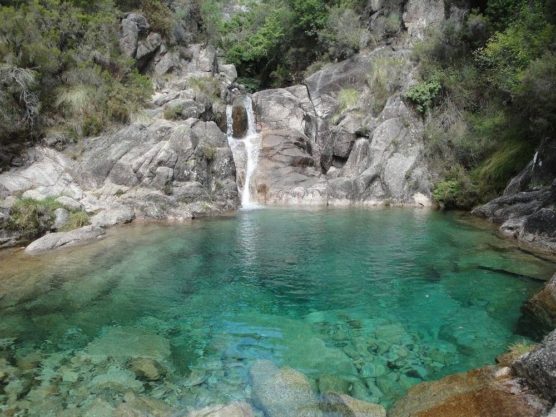 piscinas-naturales-en-portugal-tahiti