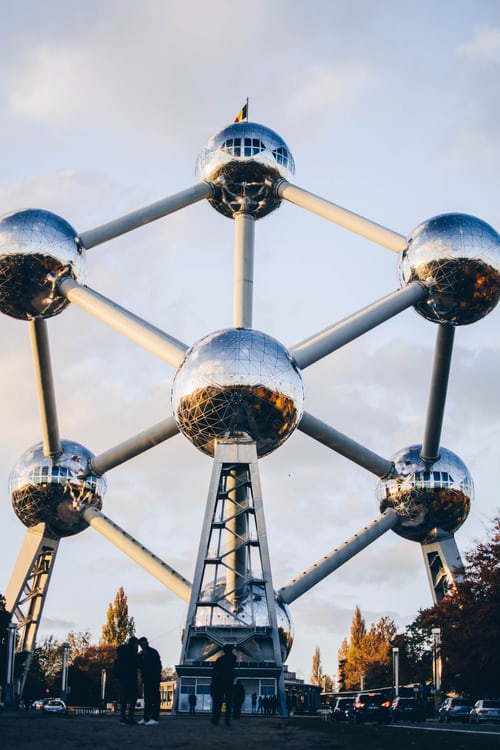 viajar-en-otoño-atomium